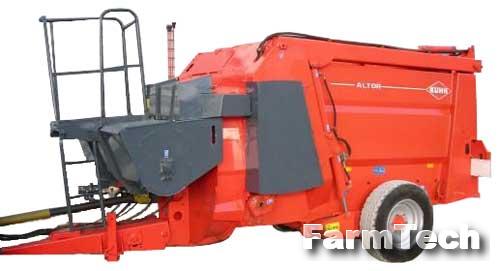 Выдуватель-раздатчик соломы и монокорма Kuhn Altor 4560